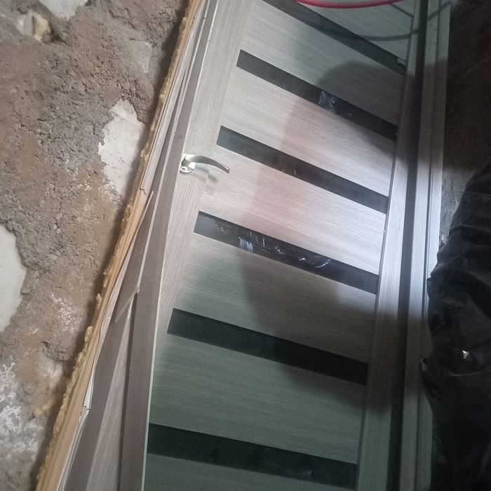 Продам межкомнатный дверь