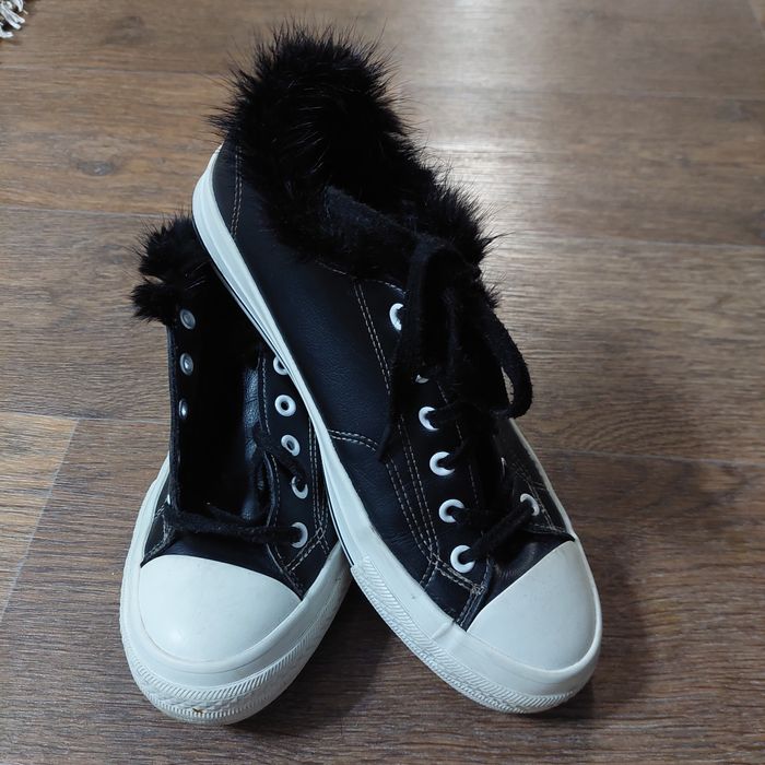 Продам утеплённые кеды