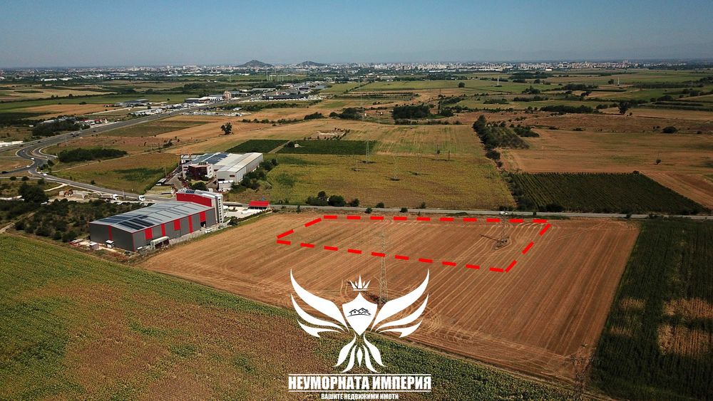 Продавам земя/имот 5600кв.м. преди село Крумово на първа линия по асфалтов път местност Орта Хан общ.Родопи
