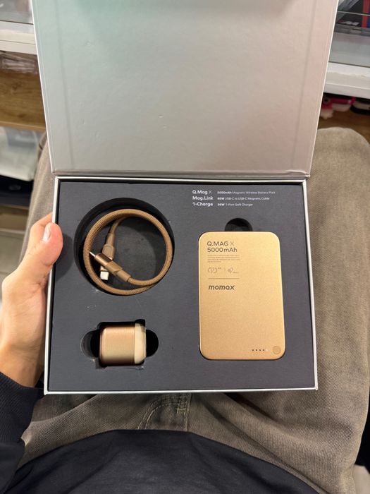 Momax Sandstone Charger Powerbank