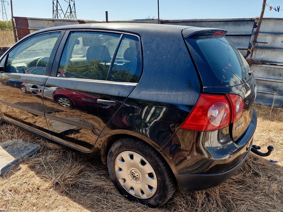 Dezmembrez piese golf