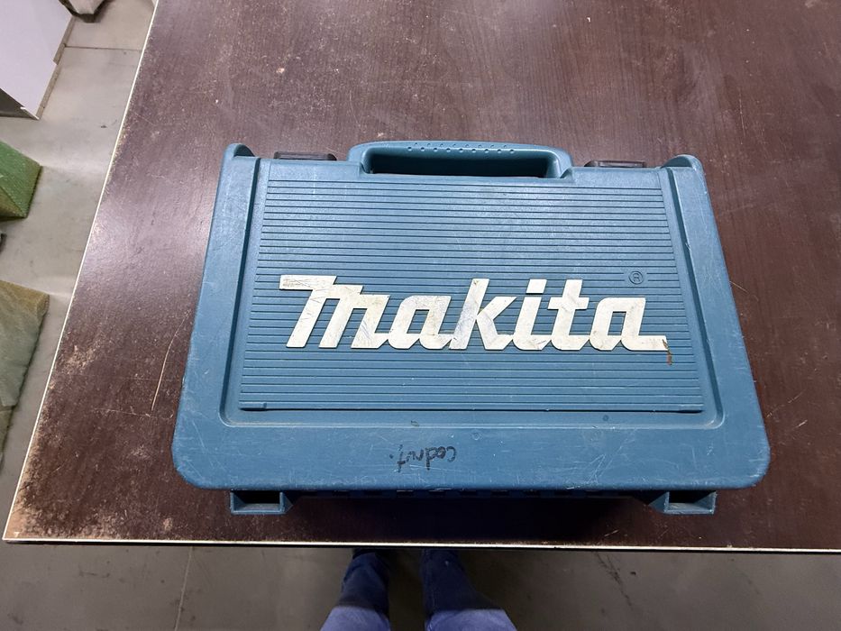 Makita  Mașină  de inșurubat si de găurit