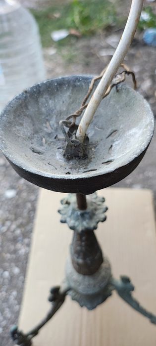 Старинен полилей