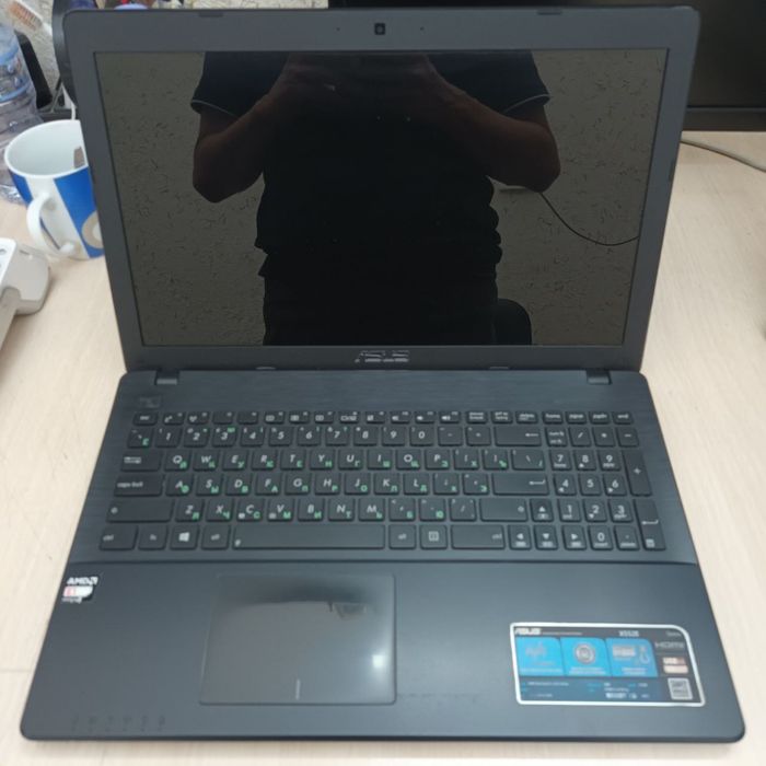 Noutbuk Asus holati zor