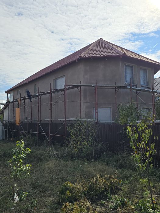 Schela de inchiriat schela ingusta și izolații exterioare