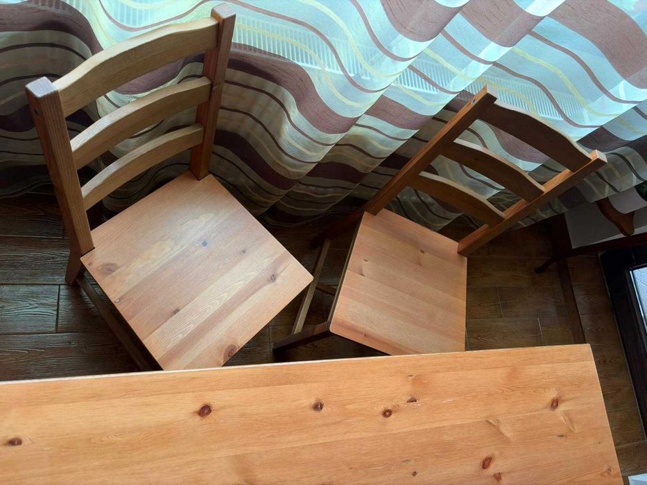 Masă + 4 scaune, aspect antichizat pin (IKEA)