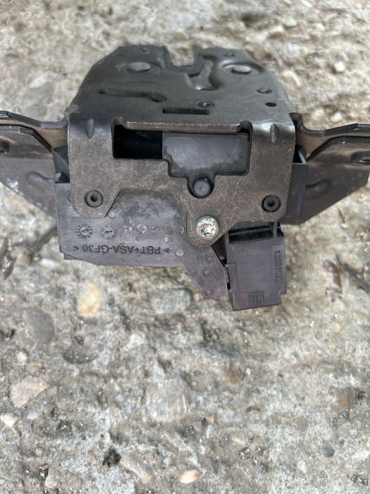 Broasca Haion | Opel Adam Ampera Astra K / J Karl Mokka Zafira B / C | Incuietoare / Inchizatoare Hayon Portbagaj Spate Mecanism Inchidere Portbagaj