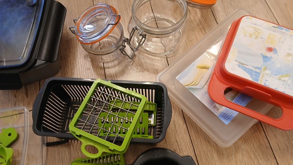 Уред за рязане, кутии и буркани за 20 лв всичко