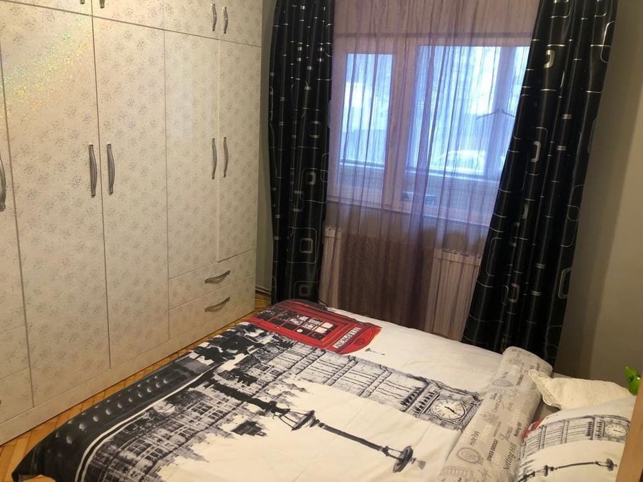 Închiriez apartament