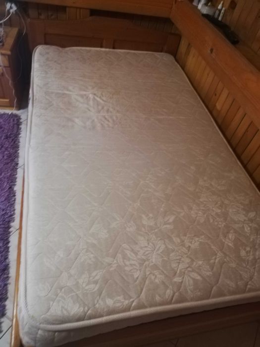 Масивно чамово легло