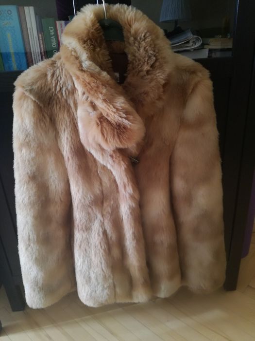 Дамско палто с изкуствен косъм