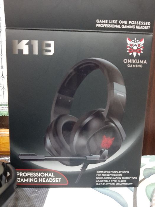 Наушник сотилади