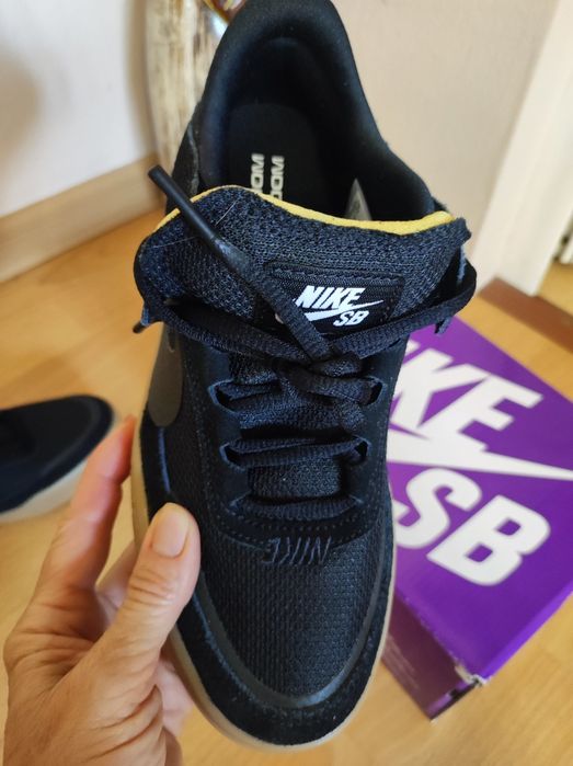 Маратонки Nike uk 5 euro 38 чисто нови
