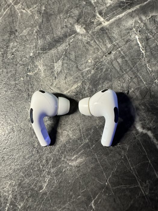 Продаю Airpods Pro