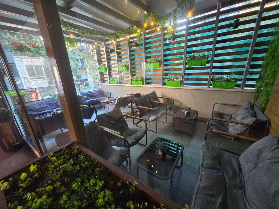 Ресторант и бар, Център