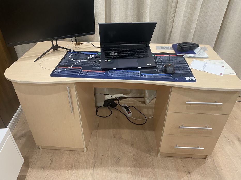 Компьютерный стол