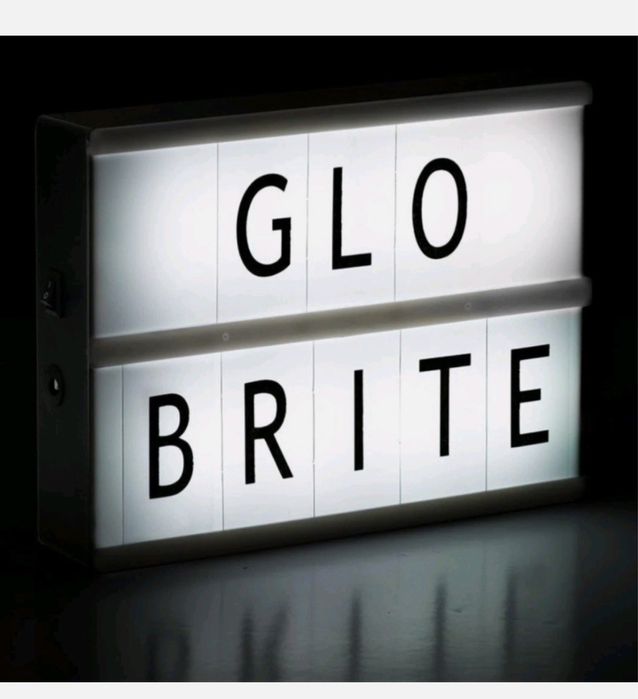 Cutie luminoasă cinematică GloBrite cu litere și lumină LED