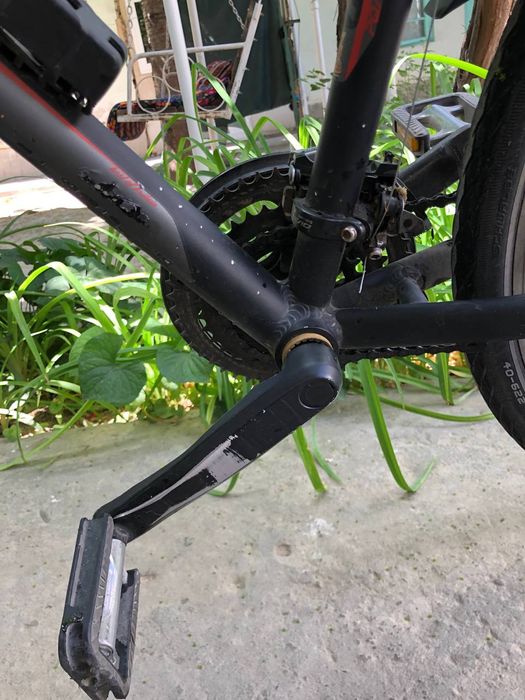 Ayol velosipedda onanizm bilan shugullanadi