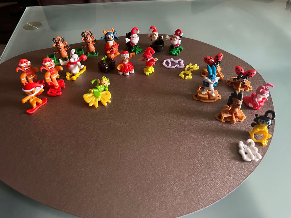 Коледни фигурки Kinder