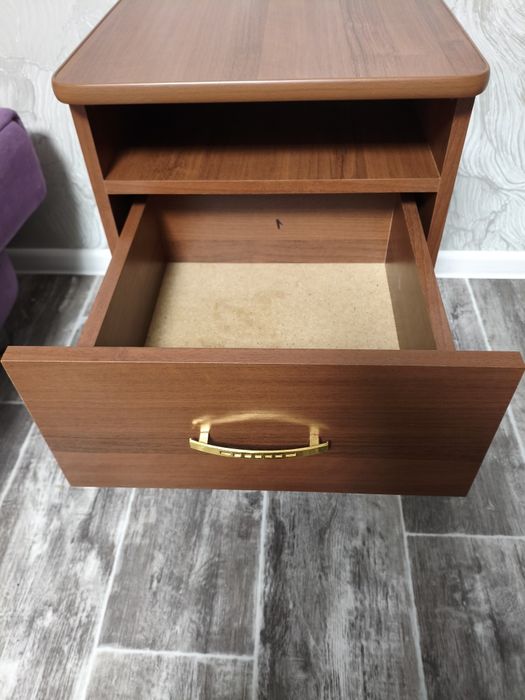 Новая прикраватная тумбочка