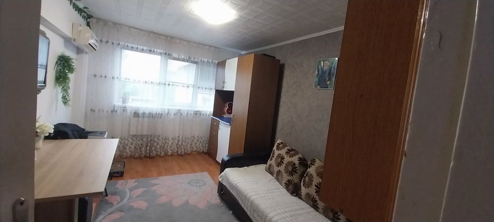 Vand apartament 3 camere