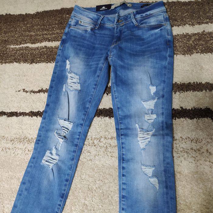 Новые джинсы Colin's