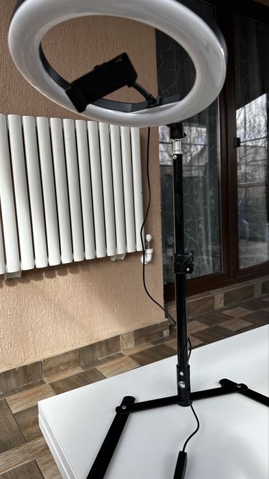 Trepied telefon cu lampa led