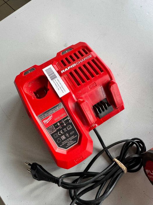 Акумулаторен гайковерт Milwaukee M18 FIW2f12