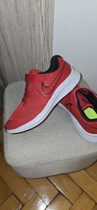 маратонки NIKE srat RUNNER