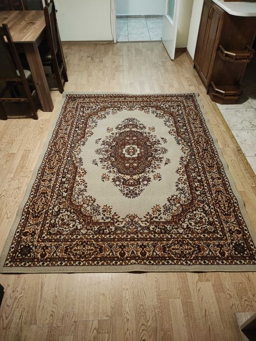 продавам килим за стая