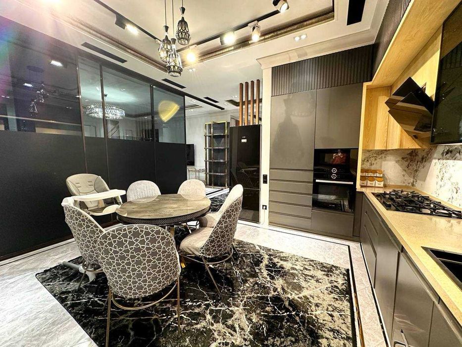 Сдаю! ЖК ДИПЛОМАТ 5-комнат 170 м² Ул.Нукусская / Российское Посольство