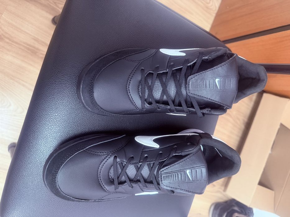 Сороконожка Nike