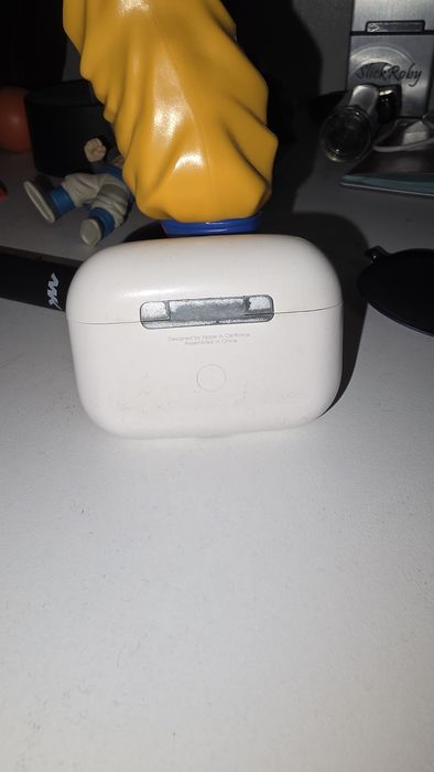 Vand urgent airpods pro gen 1