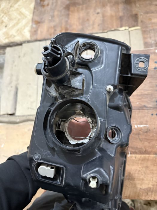 Фара ларгус правая