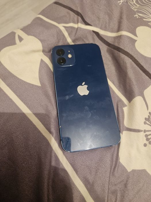Продам iphone 12 айфон