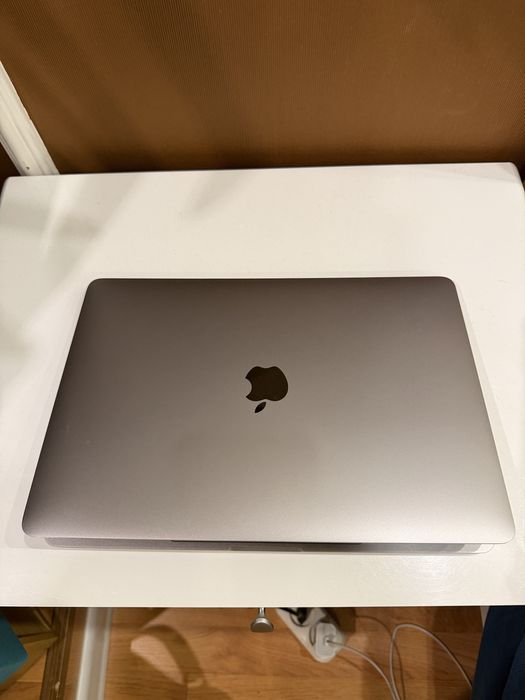 MacBook Pro m1, 8gb/256 SSD