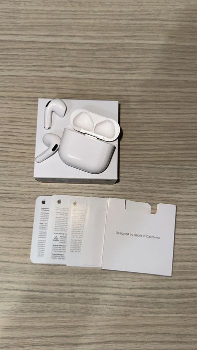 Căști AirPods 4