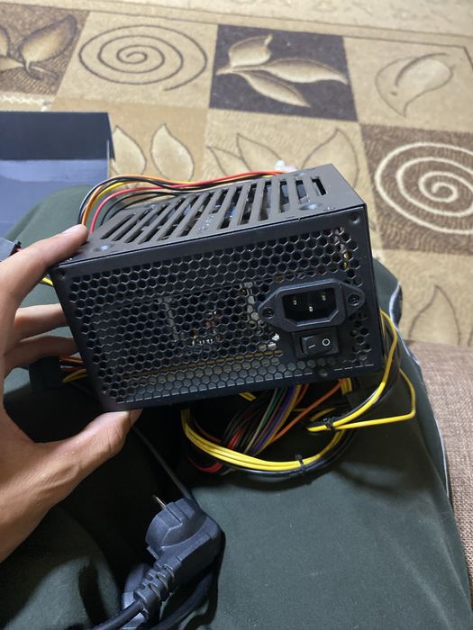 Продам блок питания aerocool vx 600w