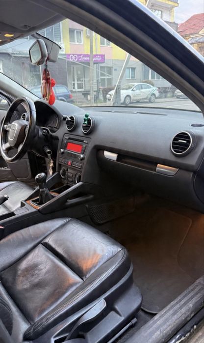 Vand Audi A3 negru