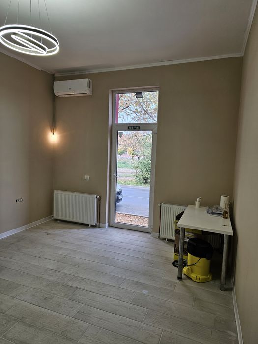 De Închiriat: Spațiu SAD 40 mp – Complet Renovat – Curte Interioară