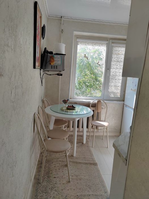 Продам квартиру трех комнатную