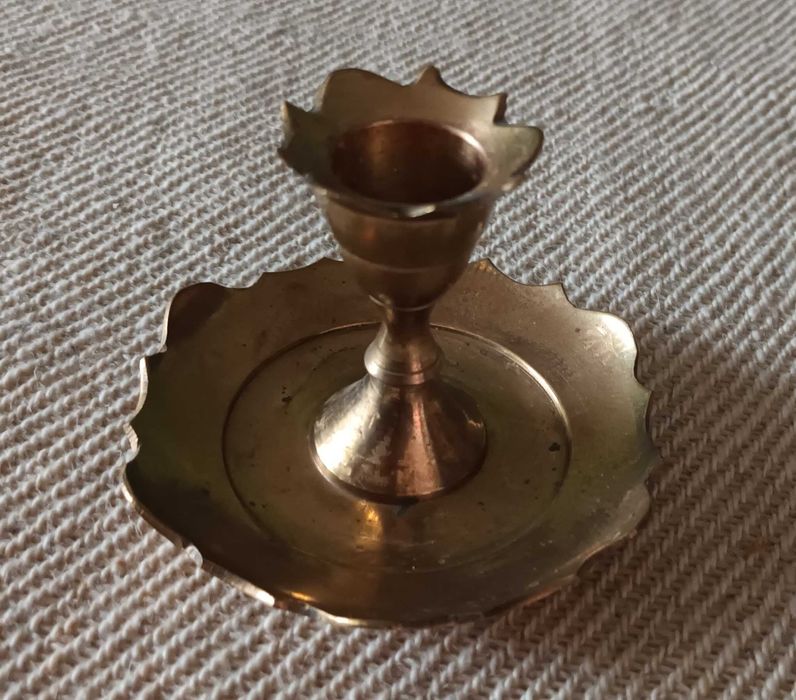 Дървени и бронзови свещници