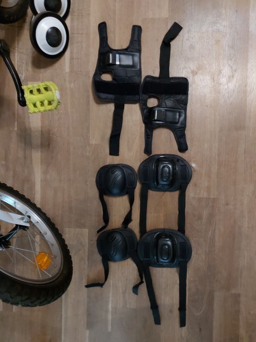 Btwin police велосипед с помощни колела