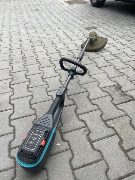 Foarfeca electrica noua+Masina de tuns iarba cu baterii