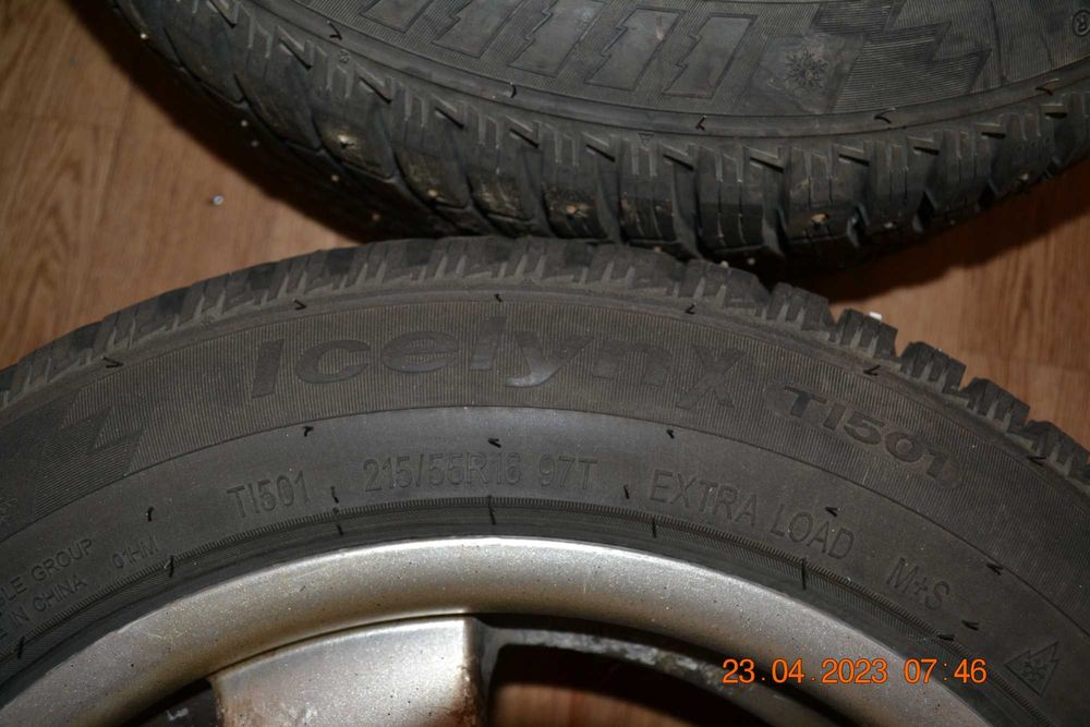 Продам зимние шипованные шины