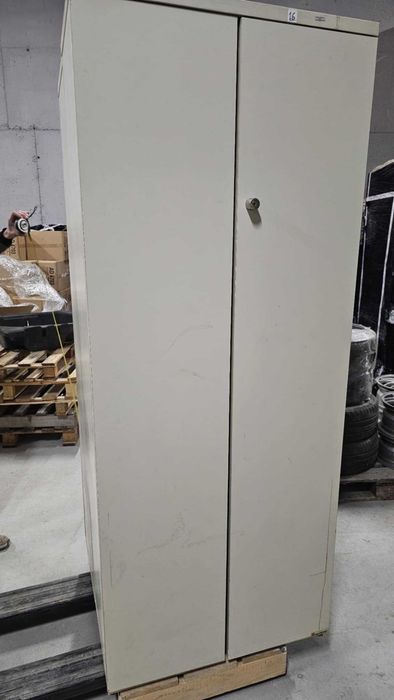 Шкаф, три размера - 80, 160 и 200 см височина