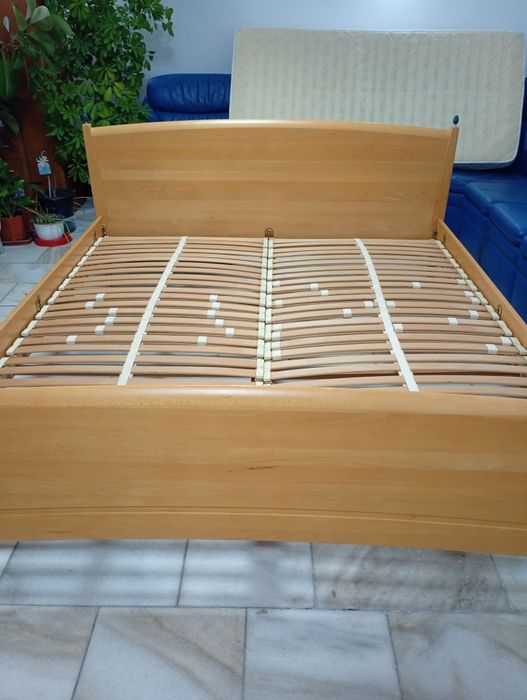 Pat lemn masiv 180x200 cu șifonier lemn masiv 5 uși