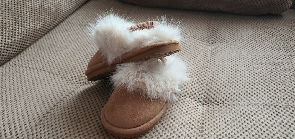 Incaltaminte blana pentru fetițe  mărimea 26/27