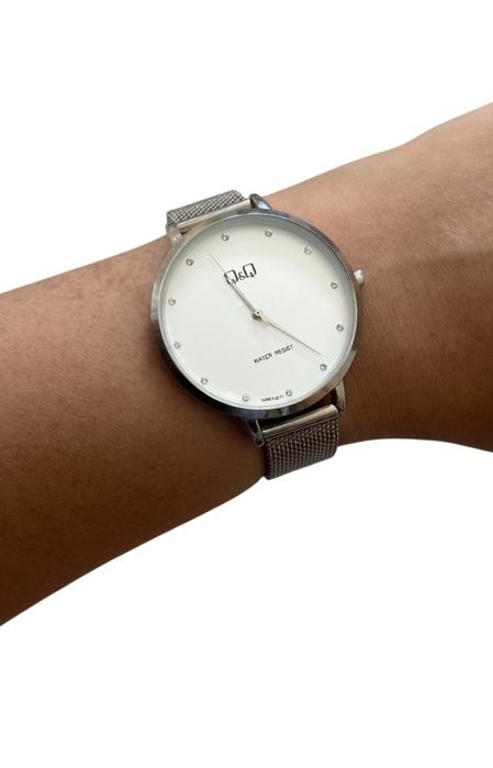 Женские часы серебристые