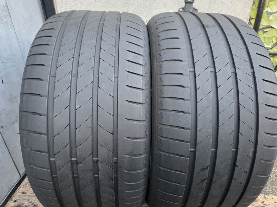 Vând două anvelope de vara Bridgestone  285 35 20 dot 5120